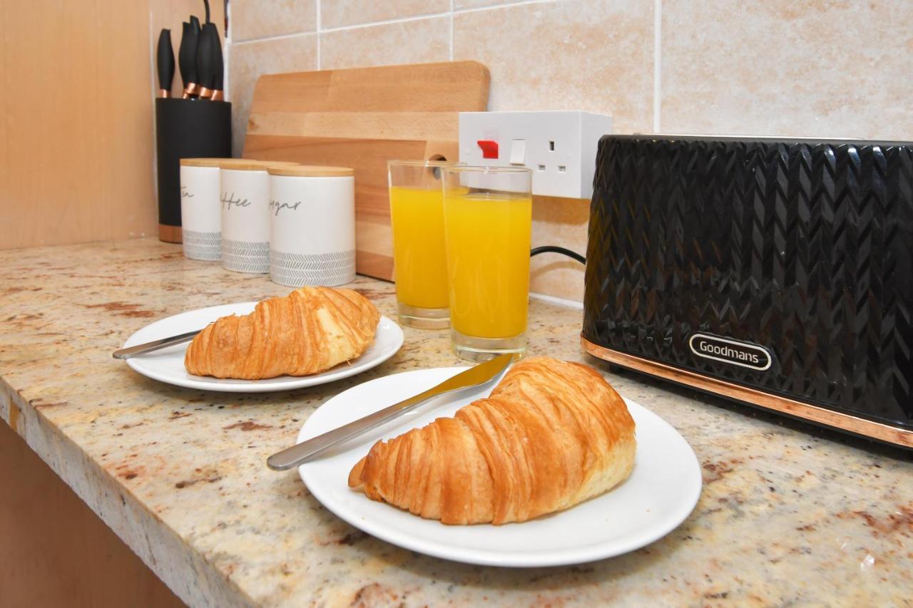 The Yellow Door By Avenew Management Serviced Accommodation Stoke-on-Trent Luaran gambar
