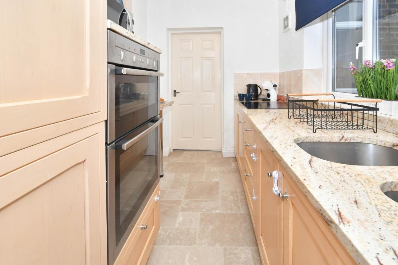 The Yellow Door By Avenew Management Serviced Accommodation Stoke-on-Trent Luaran gambar