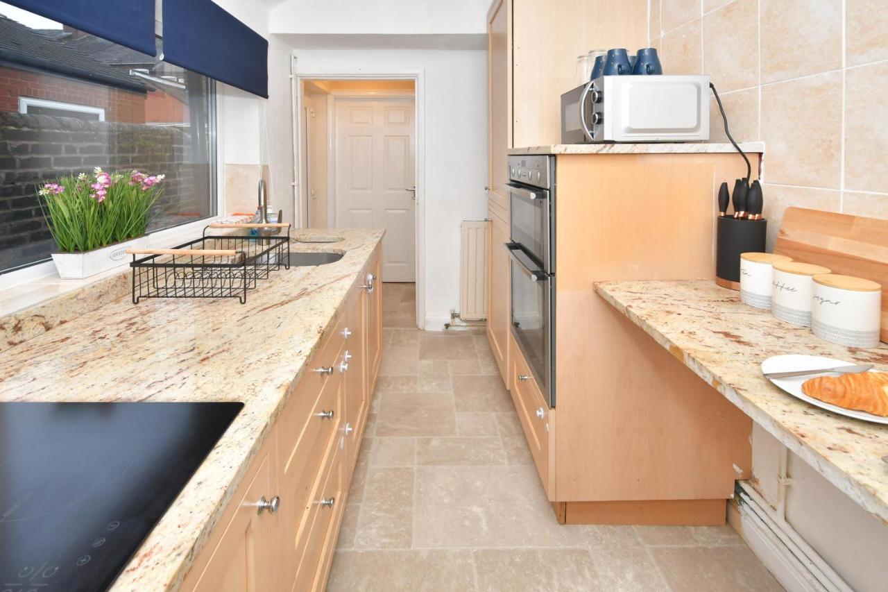 The Yellow Door By Avenew Management Serviced Accommodation Stoke-on-Trent Luaran gambar