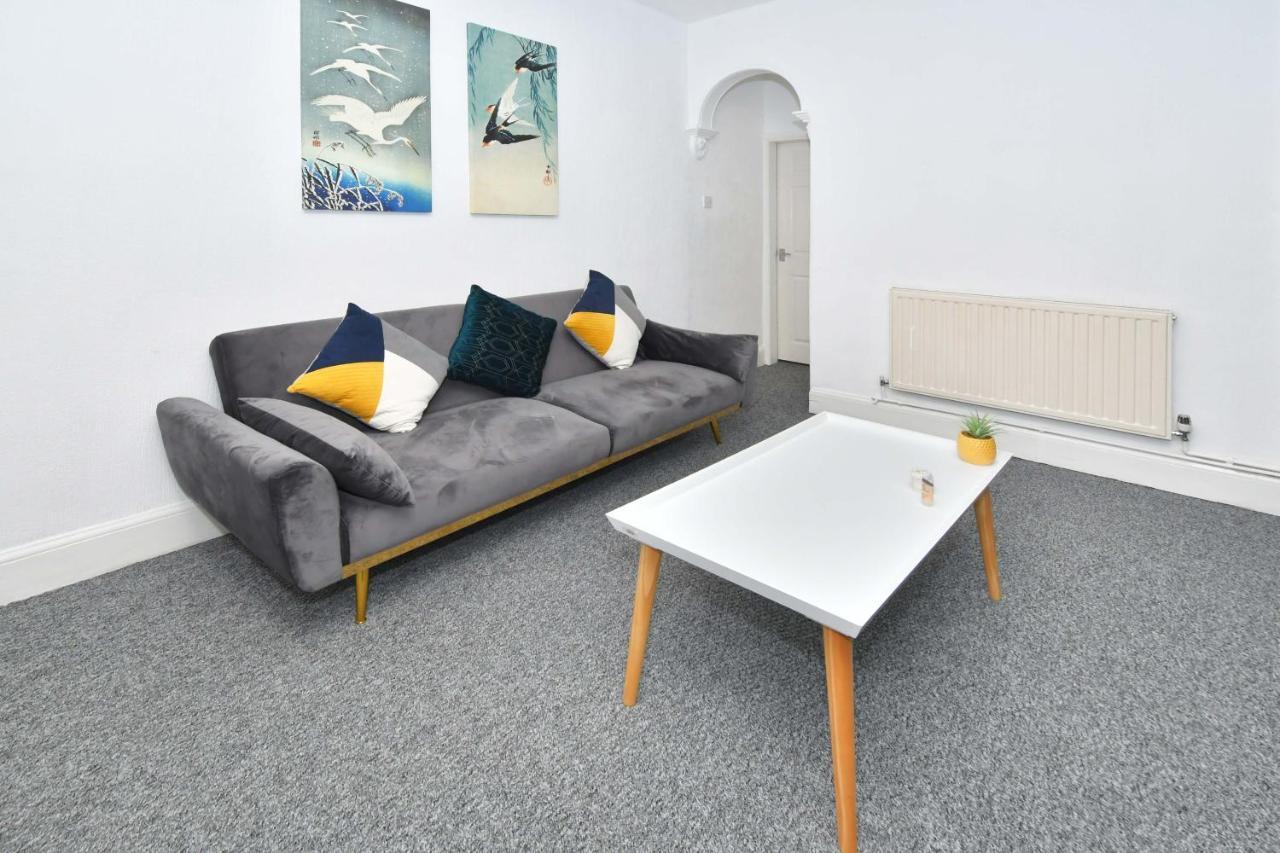 The Yellow Door By Avenew Management Serviced Accommodation Stoke-on-Trent Luaran gambar